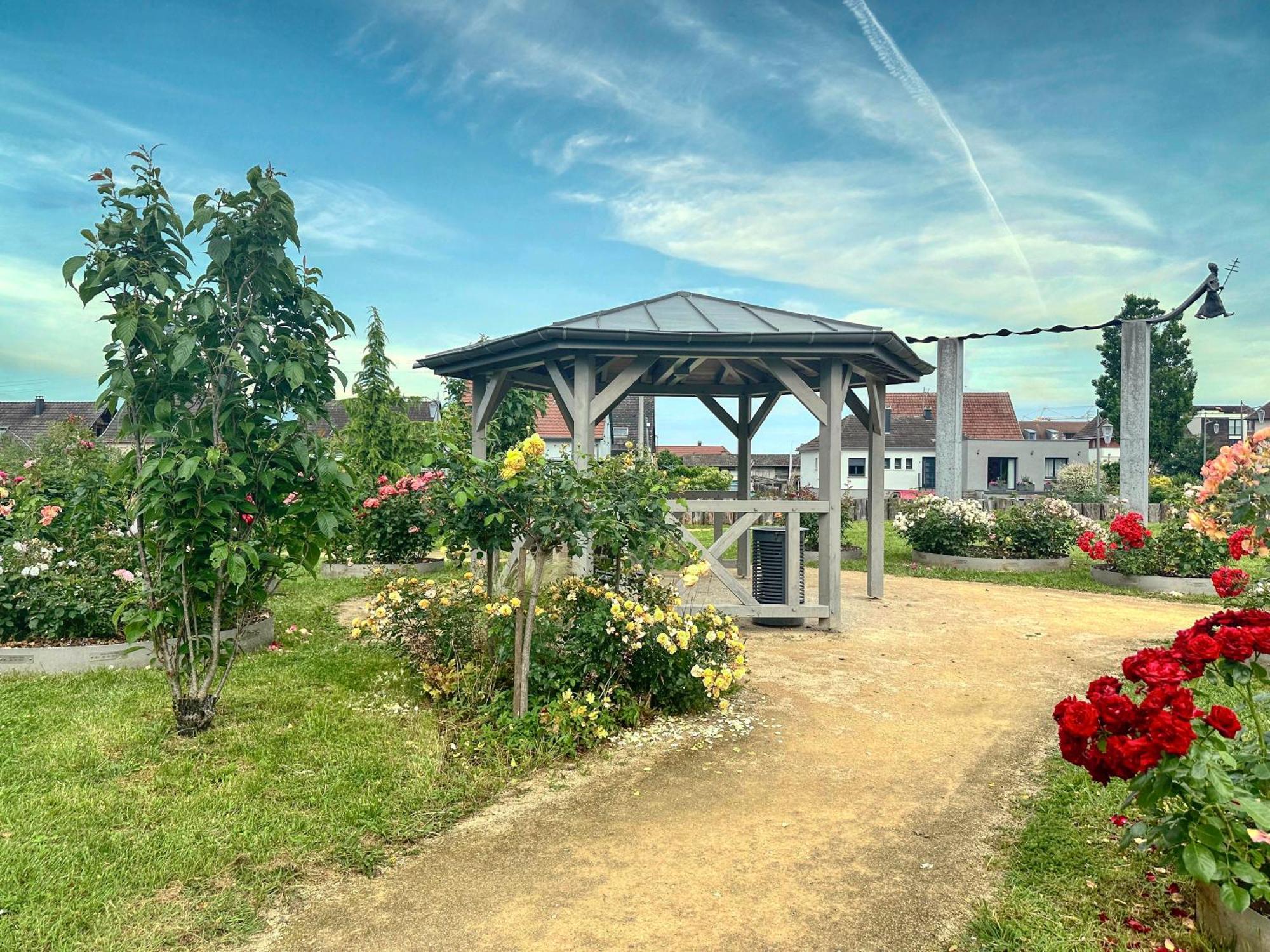 Charmant Studio Avec Parking Eguisheim Exteriör bild